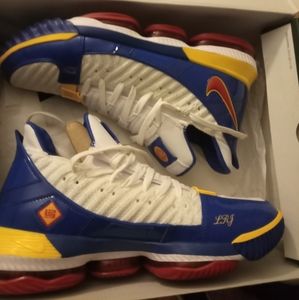 Nike lebron 16 superbron